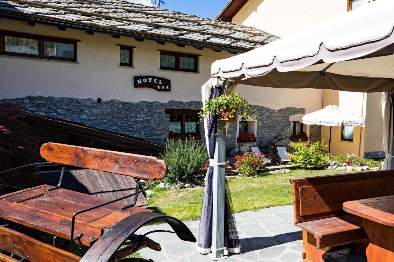 Hotel Etoile Des Neiges Oulx Exterior foto